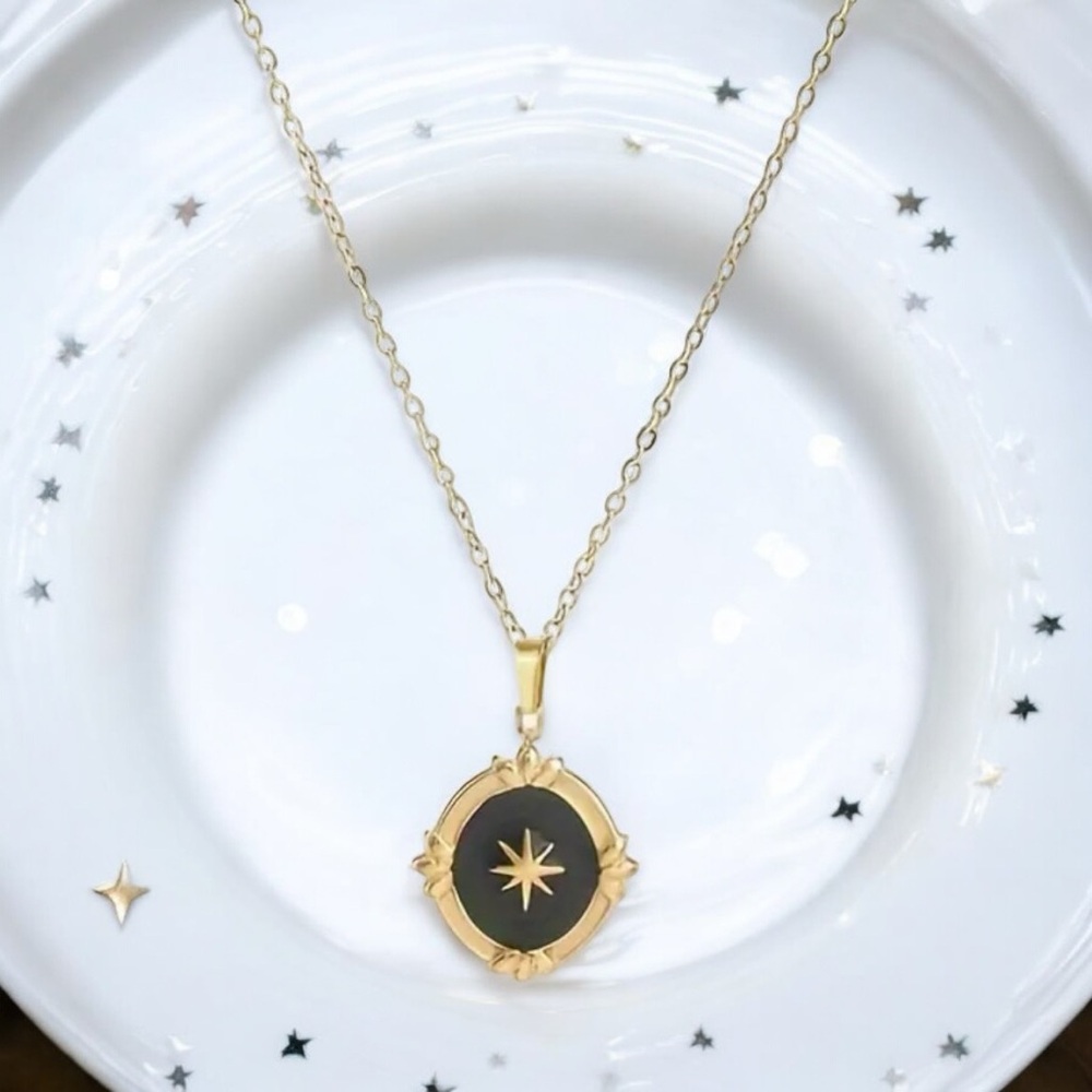 Gold Star Pendant Necklace